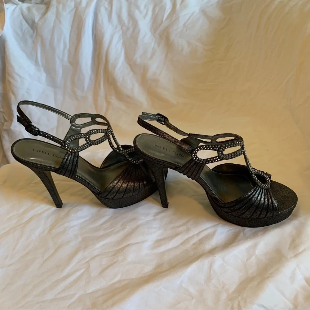 Like New Papell Studio Evening Sandals